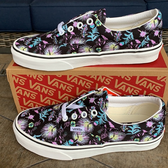 Vans Shoes - VANS ERA PARADISE FLORAL Blktrwht WMNS